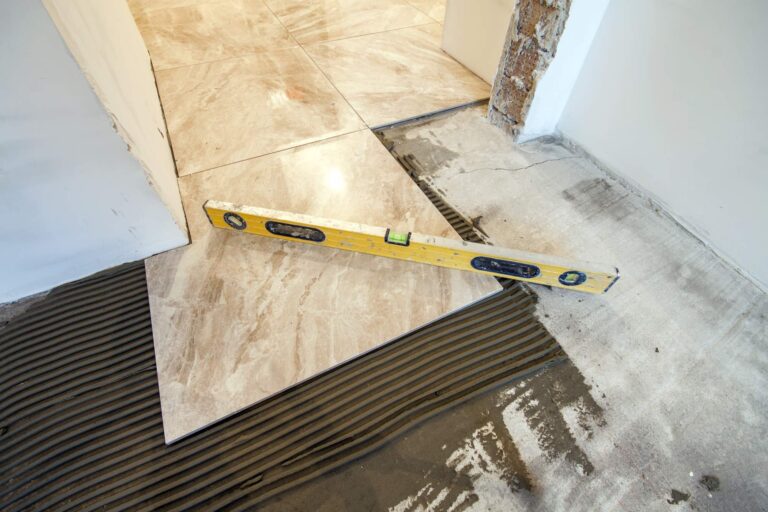 Wskazówki na temat układania płytek w kuchni i łazience