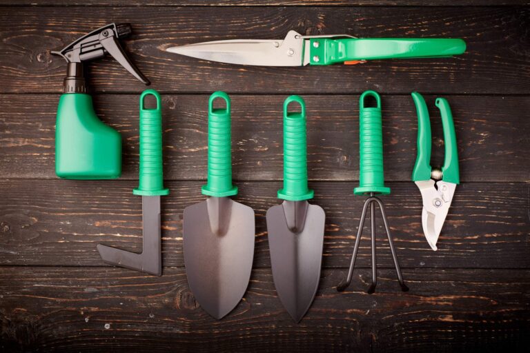 Zabezpieczenie narzędzi ogrodowych przed zimą