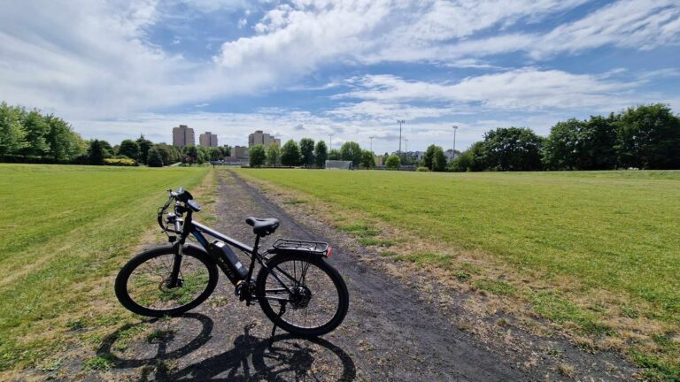 Duotts C29 – Rower elektryczny dla rodzin uwielbiających długie trasy i terenowe przygody