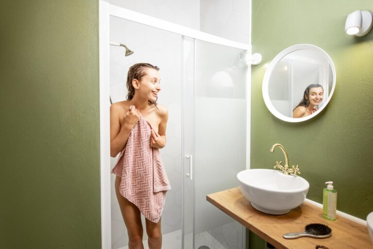 Małe łazienki – wielkie możliwości: Jak optymalnie zaaranżować przestrzeń
